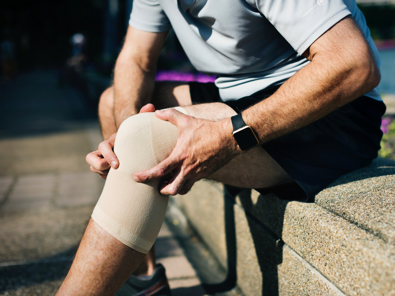 Customized photobiomodulation modulates pain and alters thermography pattern in patients with knee osteoarthritis: a randomized double-blind pilot study