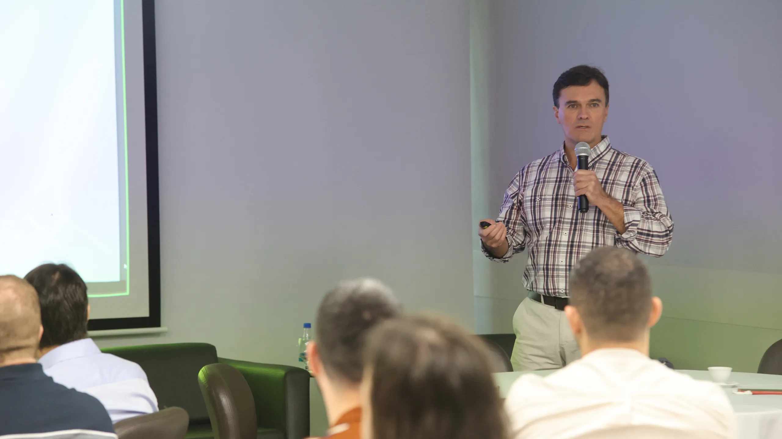 “Os pesquisadores precisam ser incentivados a explorar ideias pouco convencionais e fazer perguntas incômodas”, informa Sergio Ferreira à BBC Brasil