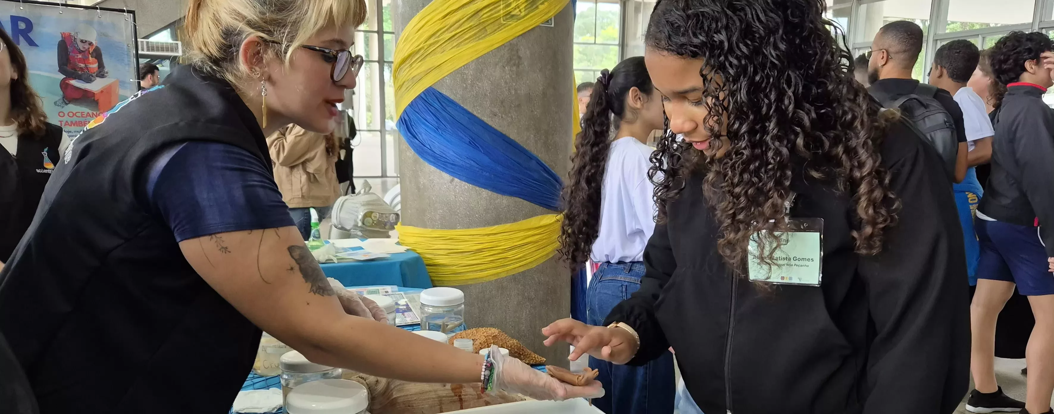 Lab de Ensino Ciência Pioneira promove experiência científica para estudantes na Semana Nacional de Ciência e Tecnologia da UFRJ